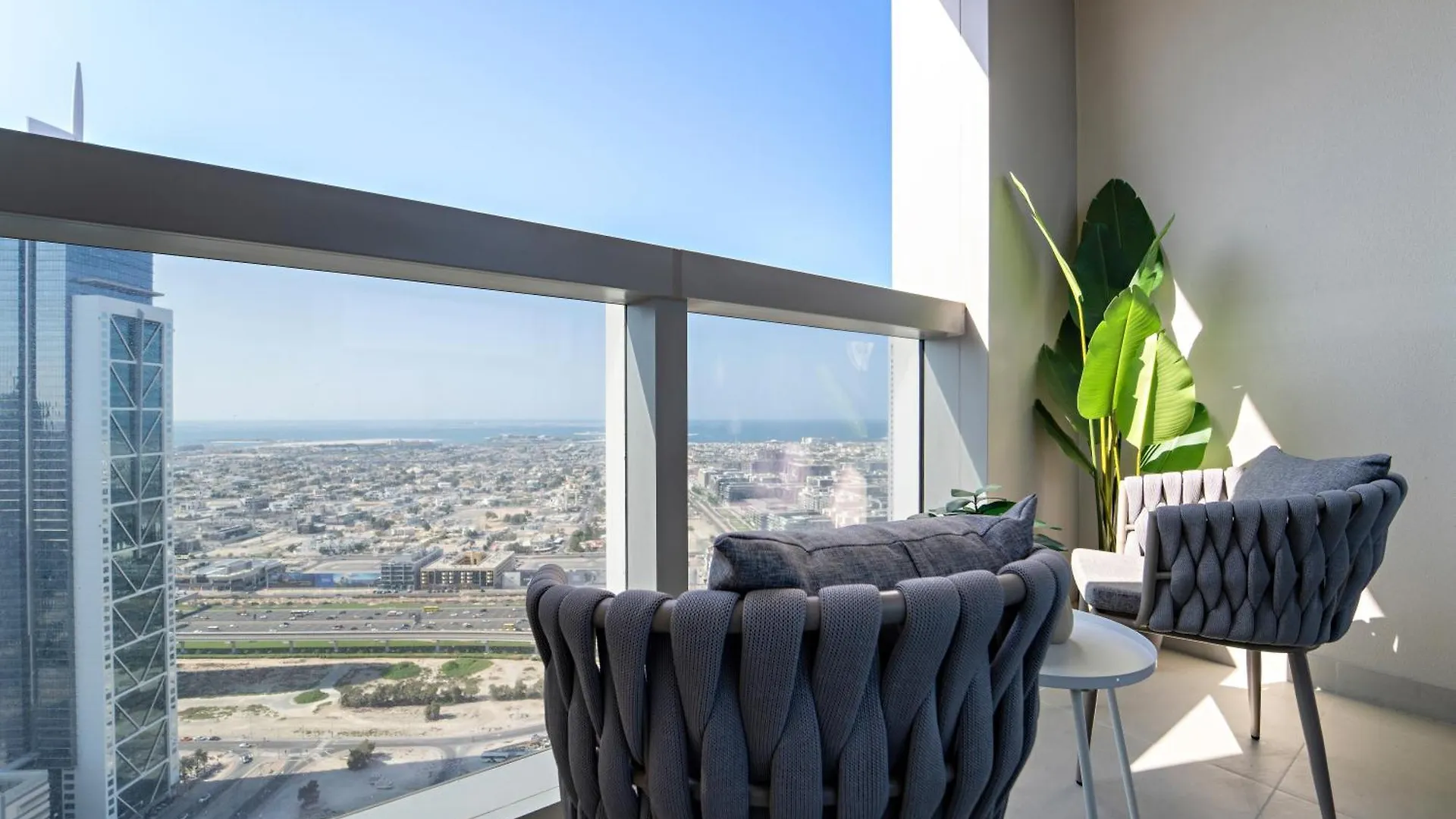 1Br Forte 2, Skyline City View Dubai