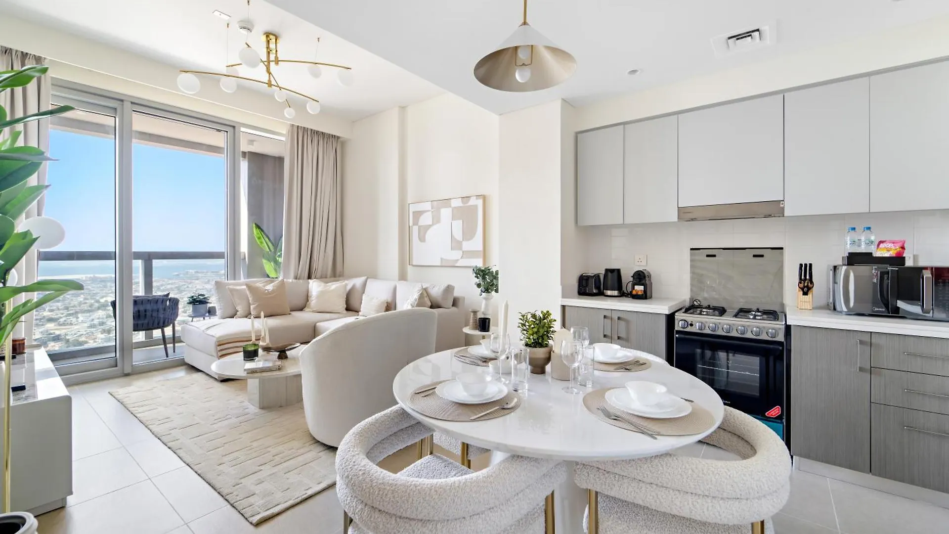 1Br Forte 2, Skyline City View Dubai Apartment